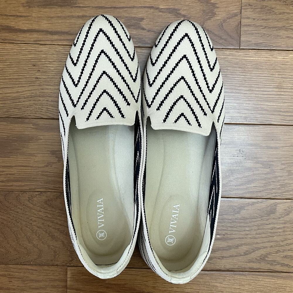 Women's Black and White Flats - Picture 4 of 9